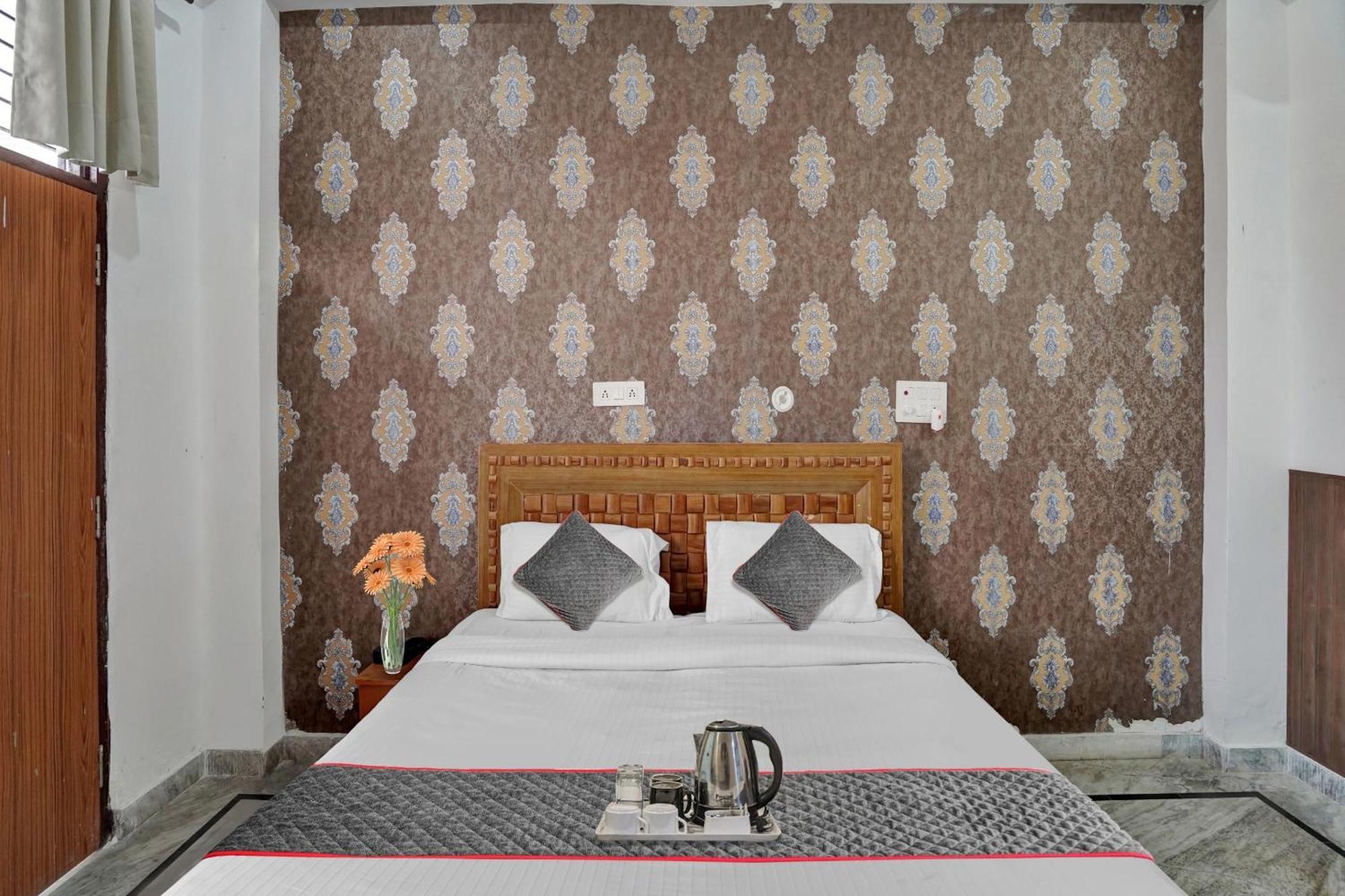 Hotel Collection O Samira Residency Near Botanic Garden Of Indian Republic Noida Exterior foto