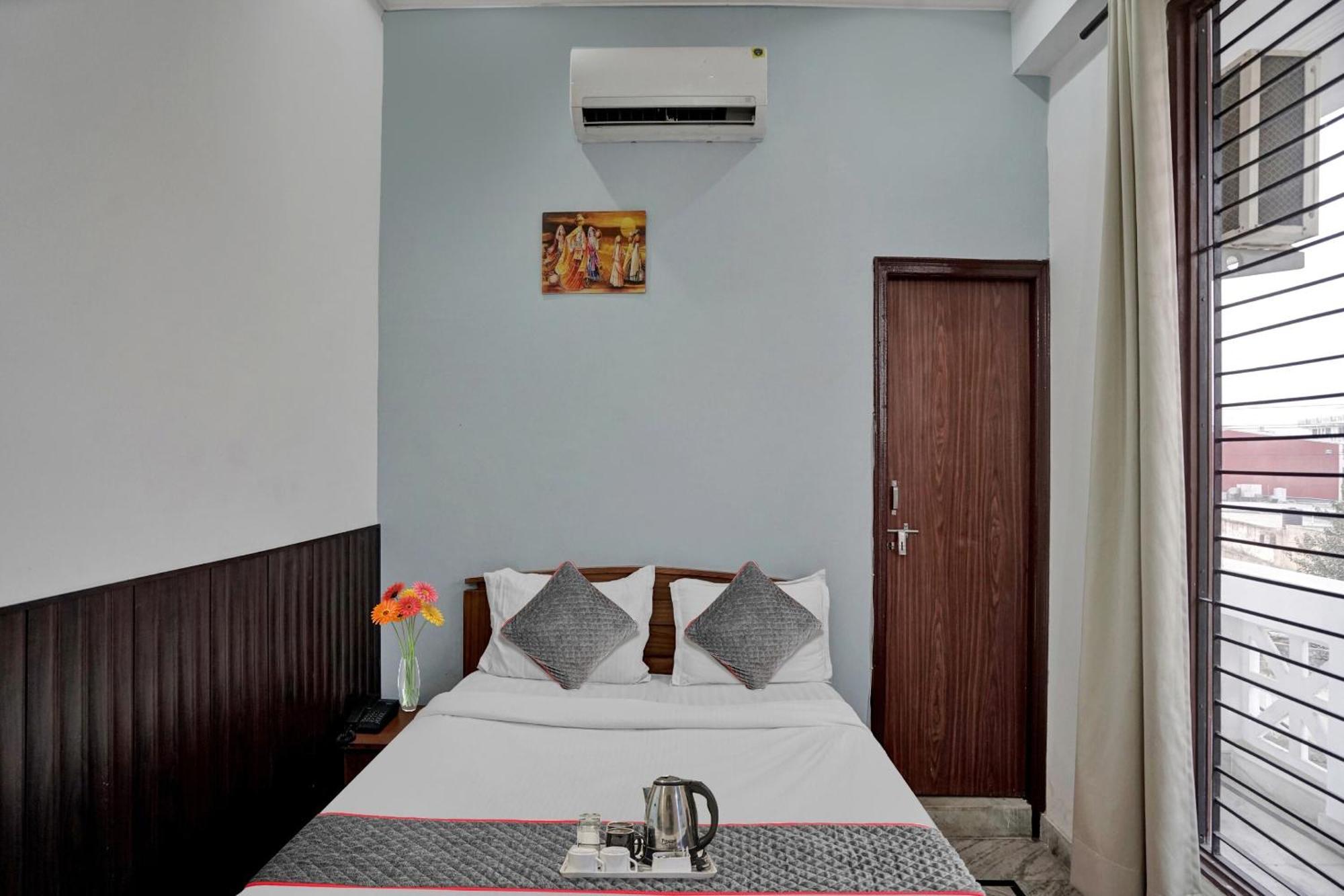 Hotel Collection O Samira Residency Near Botanic Garden Of Indian Republic Noida Exterior foto