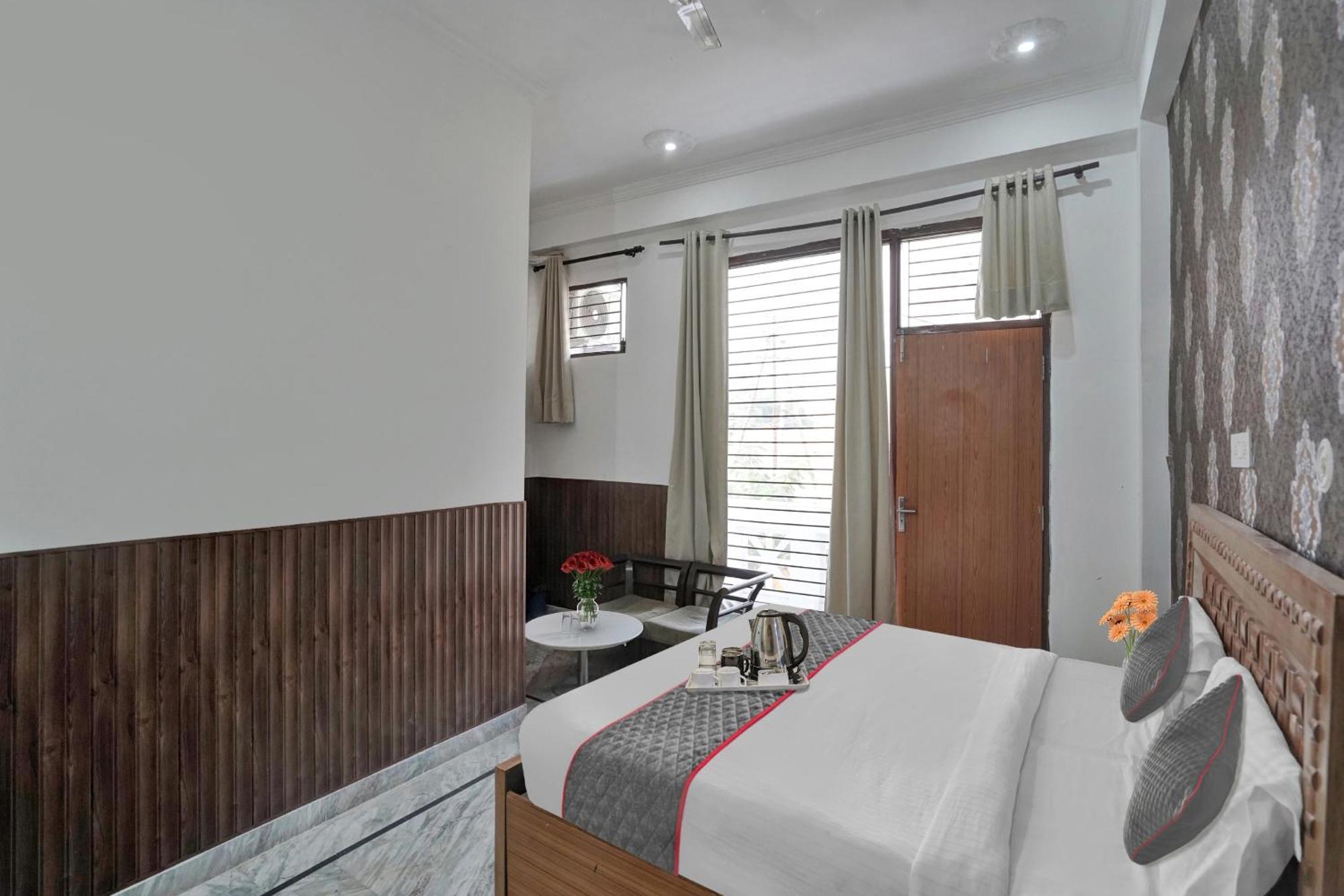 Hotel Collection O Samira Residency Near Botanic Garden Of Indian Republic Noida Exterior foto
