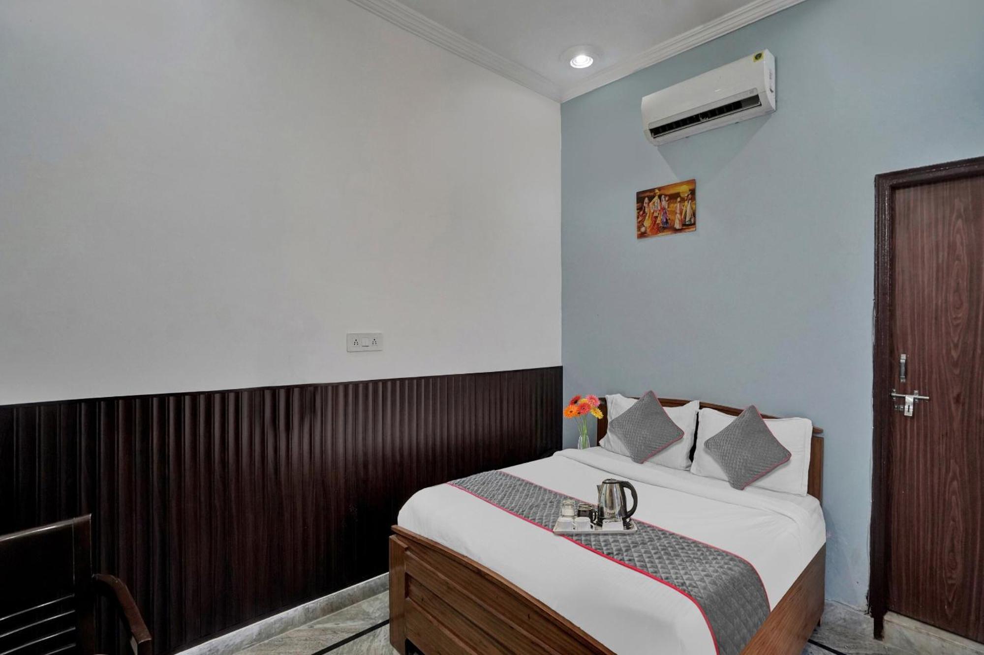 Hotel Collection O Samira Residency Near Botanic Garden Of Indian Republic Noida Exterior foto