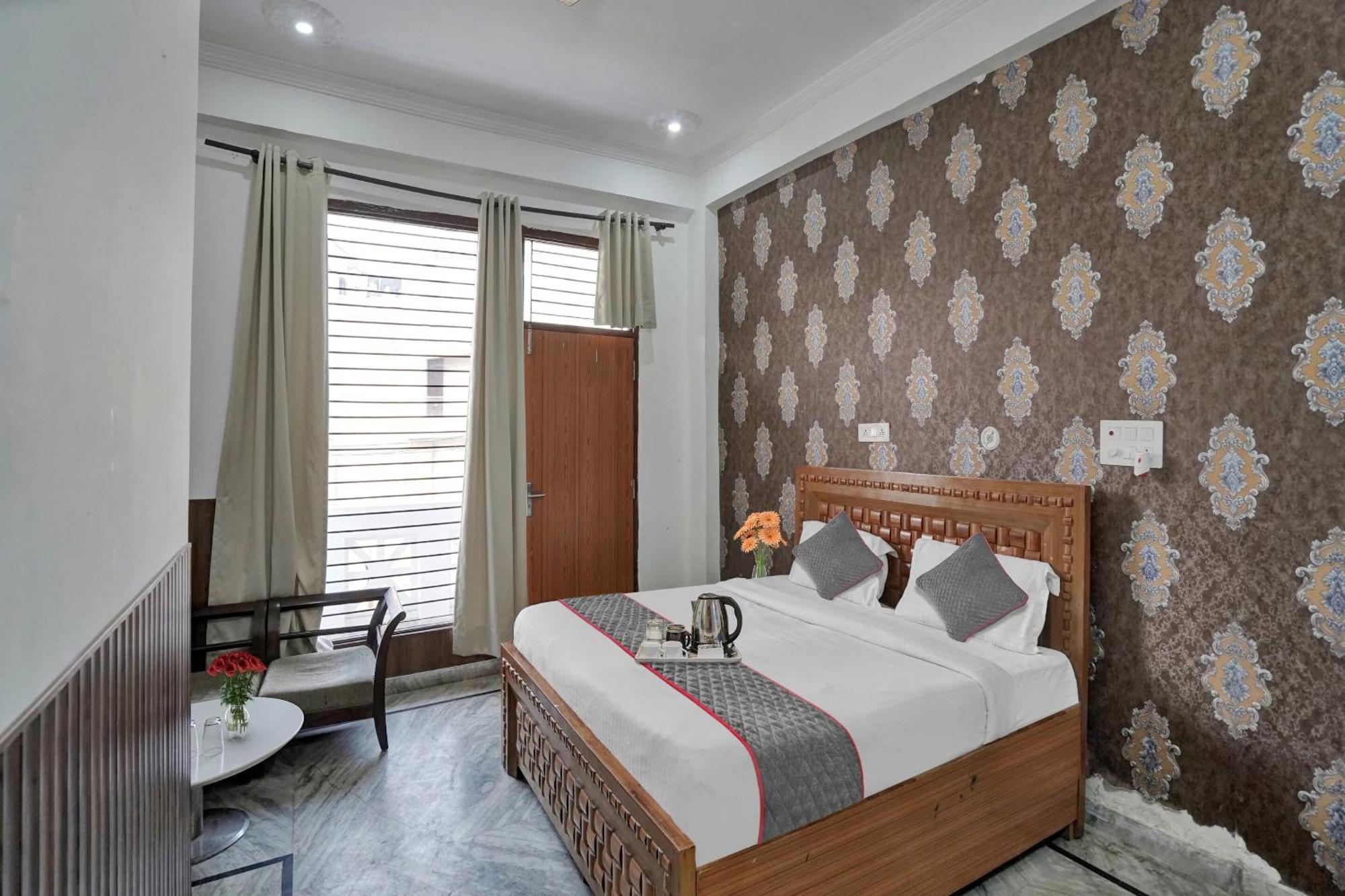 Hotel Collection O Samira Residency Near Botanic Garden Of Indian Republic Noida Exterior foto