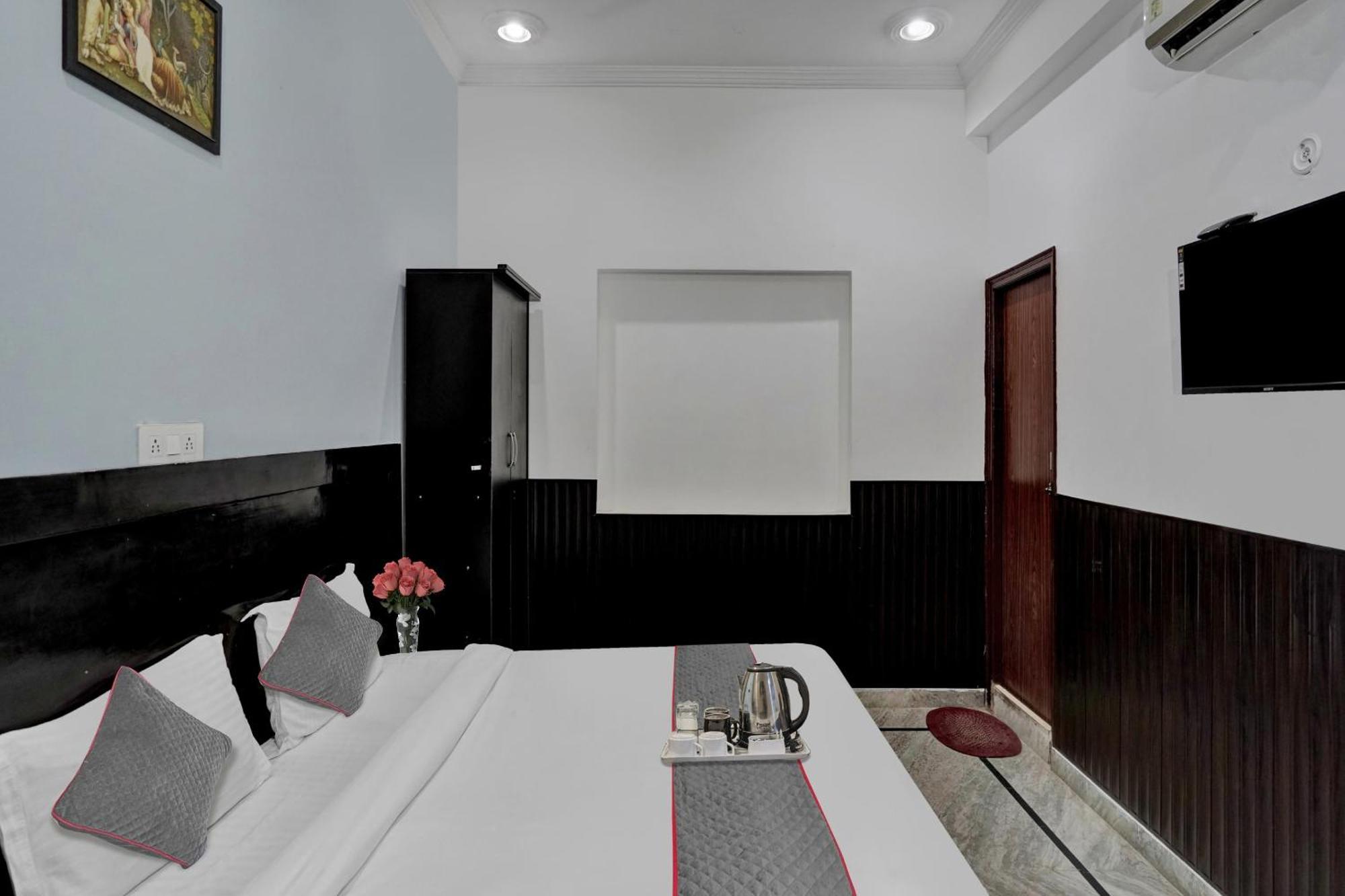 Hotel Collection O Samira Residency Near Botanic Garden Of Indian Republic Noida Exterior foto